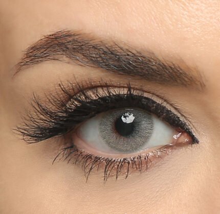 Lydia Vert Pistache contact lenses